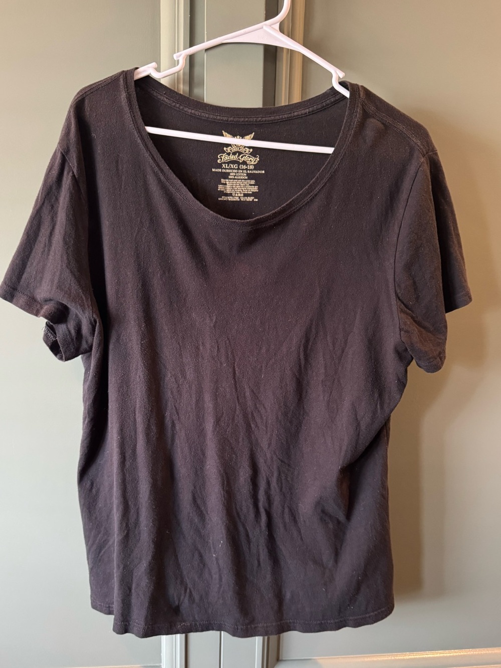 Faded Glory Black Graphic Neck Print Tee